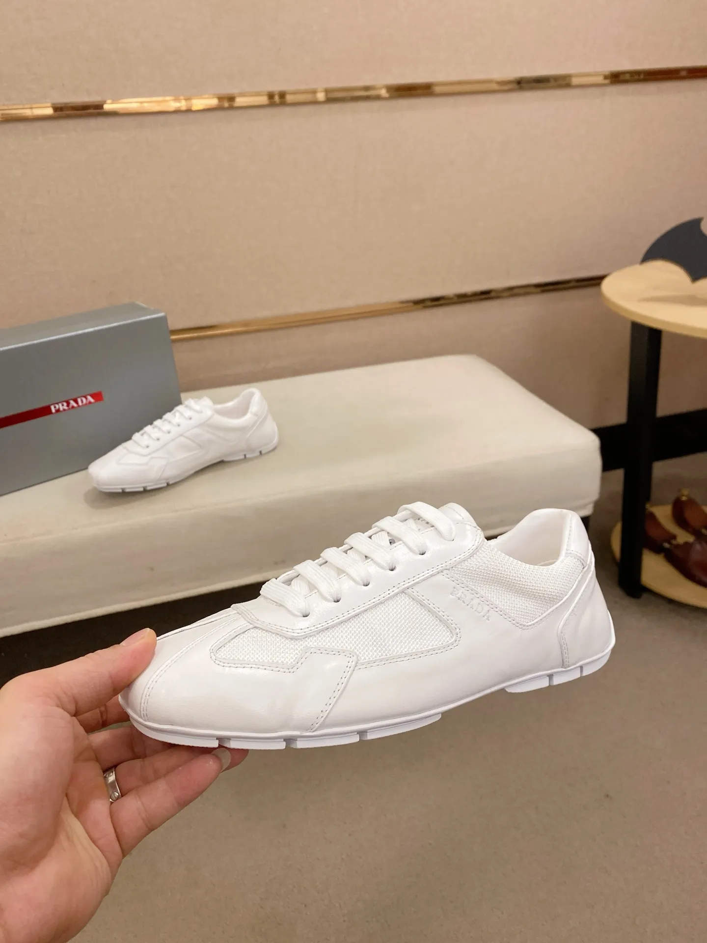 Men's shoes 💰 480💰 ✔️✔️✔️Top high version High-quality new PRADA (Prada) counters are launched at the same time. The new men's shoes and 😘fabrics are purely handmade in Niujing. Lining: Full cowhide lining. 👍🏿High-end☄️Open-molded non-slip rubber outsole, exquisite lines, simple and elegant, comfortable and high-end for leisure travel. Code number: 38-44. Can be customized45